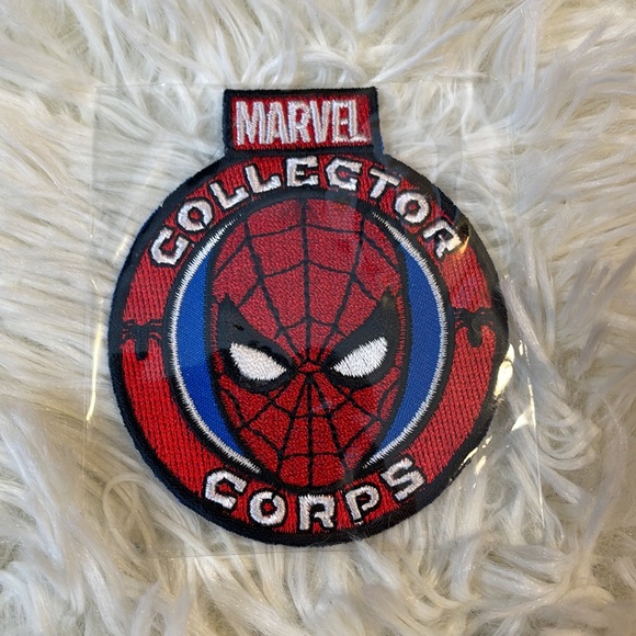 Marvel Collectors Corps Spider-Man Patch & Pin set New Sealed - Picture 3 of 5